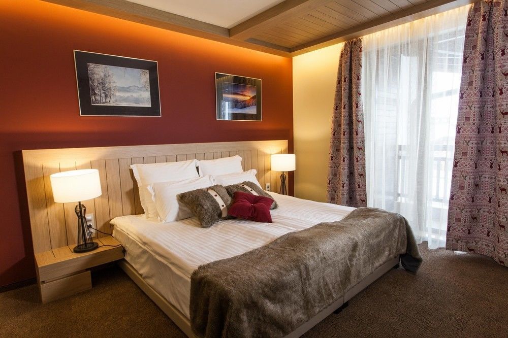 Amira Boutique Hotel Bansko Buitenkant foto A bedroom in a hotel