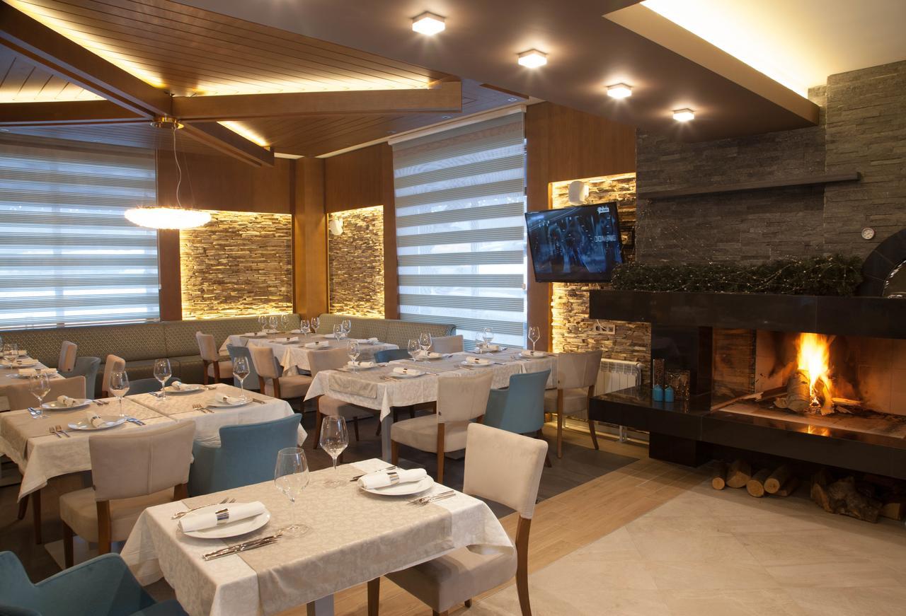 Amira Boutique Hotel Bansko Buitenkant foto Restaurant in Athens