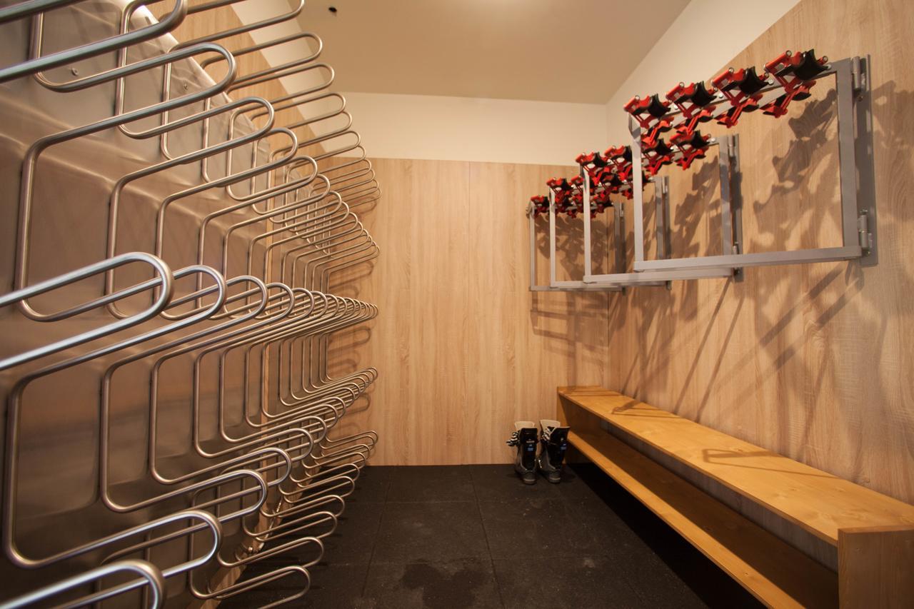 Amira Boutique Hotel Bansko Buitenkant foto The locker room at the Olympic Stadium in Munich