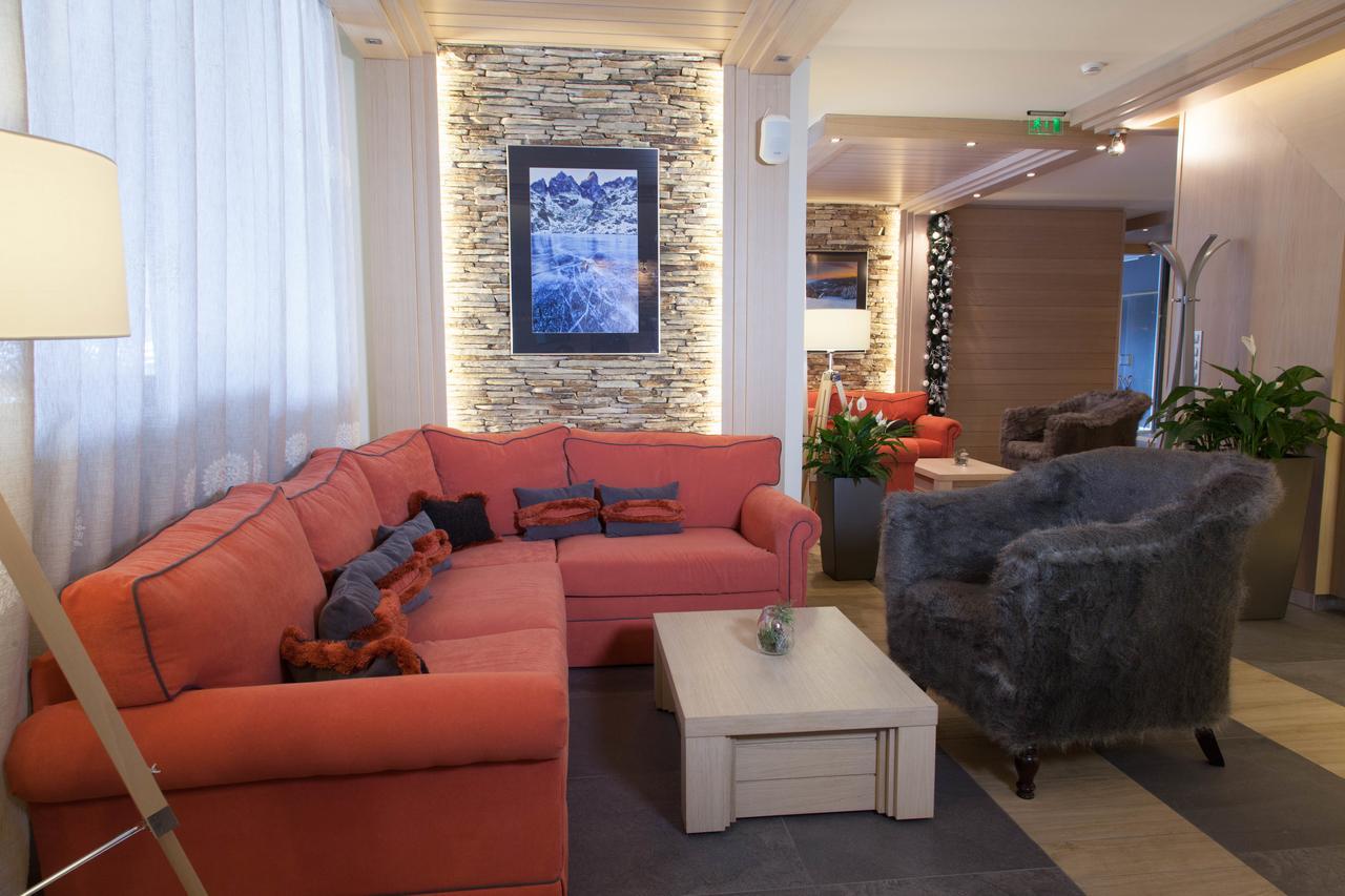 Amira Boutique Hotel Bansko Buitenkant foto The lobby of the hotel