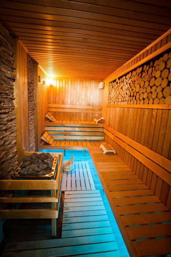 Amira Boutique Hotel Bansko Buitenkant foto A modern Finnish sauna